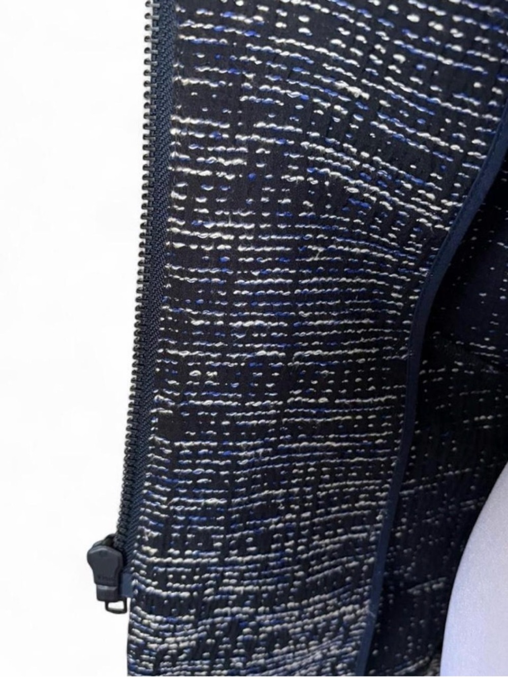 CAbi Black and White Tweed Zip-Front Blazer Size 8 - Picture 5 of 8